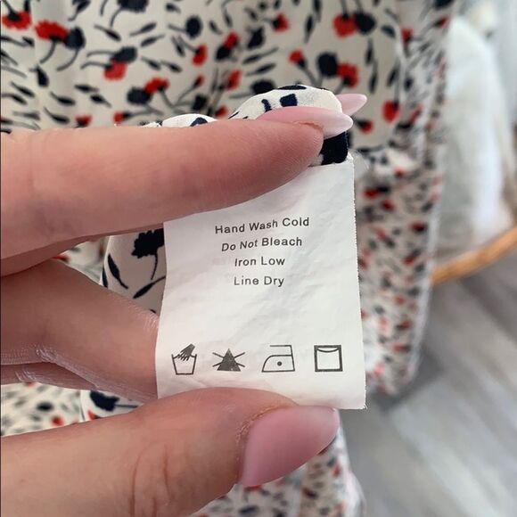 LUSH | Tunic Blouse with V-neck - Picture 7 of 9